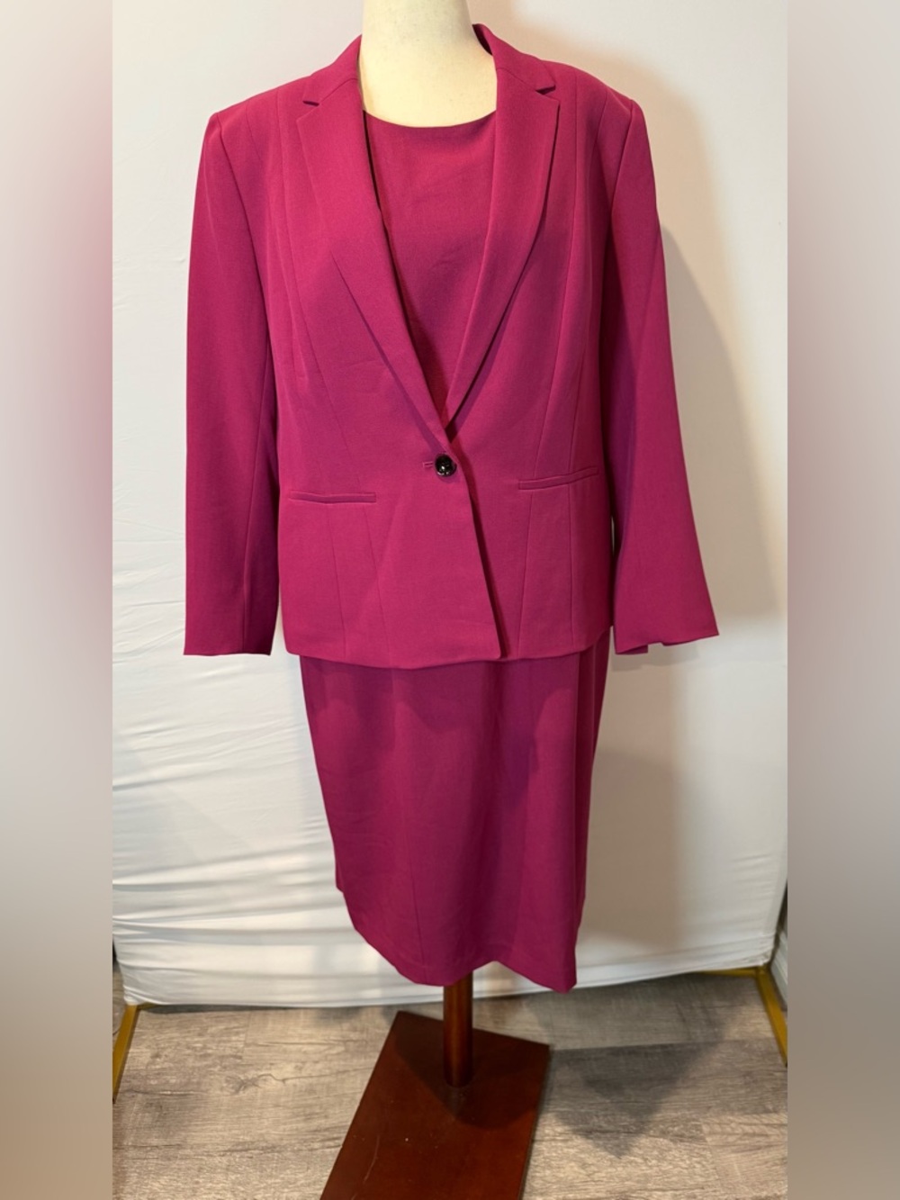 Kasper Magenta Sheath Dress Suit‎ With Blazer